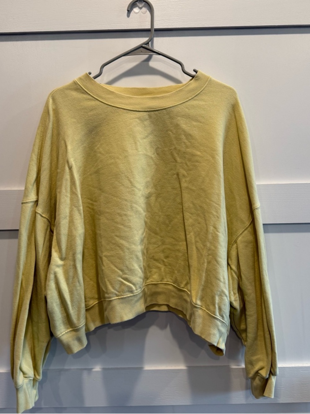 Pastel Yellow Cropped Crewneck Sweatshirt